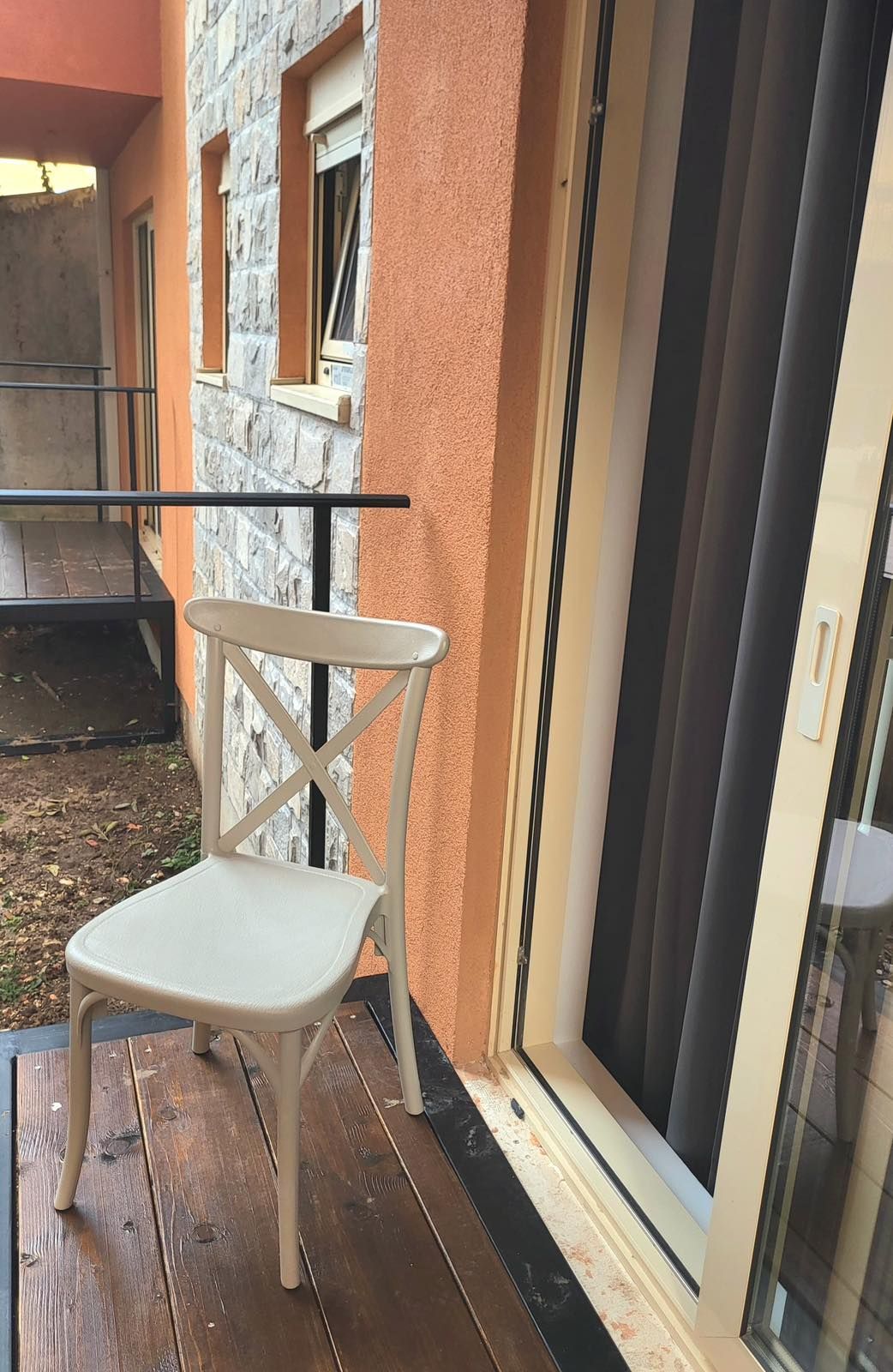 Namesten studio apartman na atraktivnoj lokaciji u Budvi (na duzi period) - Amfora Real Estate