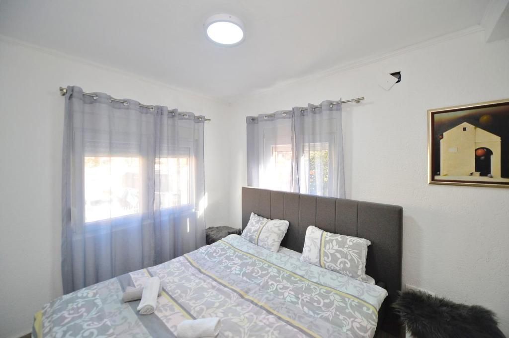 Opremljena kuća 100 m² sa parking mestom – Skalari, Kotor (izdavanje na duži period) - Amfora Real Estate