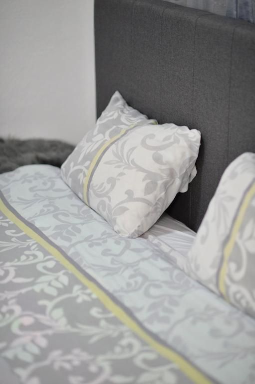 Opremljena kuća 100 m² sa parking mestom – Skalari, Kotor (izdavanje na duži period) - Amfora Real Estate