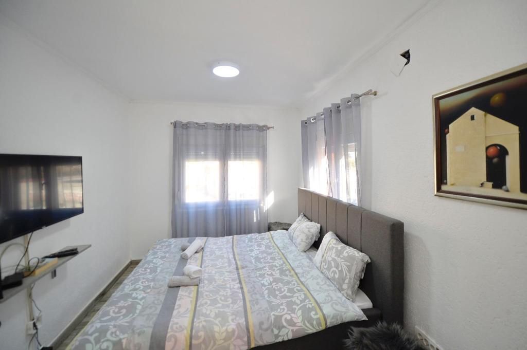 Opremljena kuća 100 m² sa parking mestom – Skalari, Kotor (izdavanje na duži period) - Amfora Real Estate