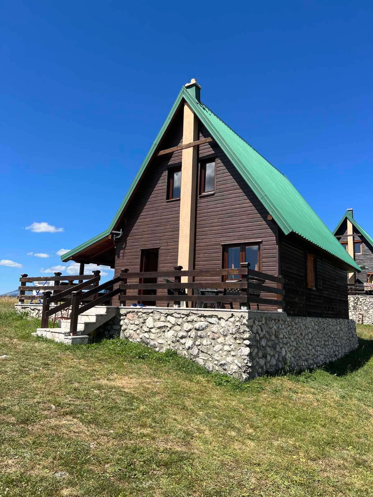 amforaproperty.com/Planinska kuca sa prostranim placem,Zabljak