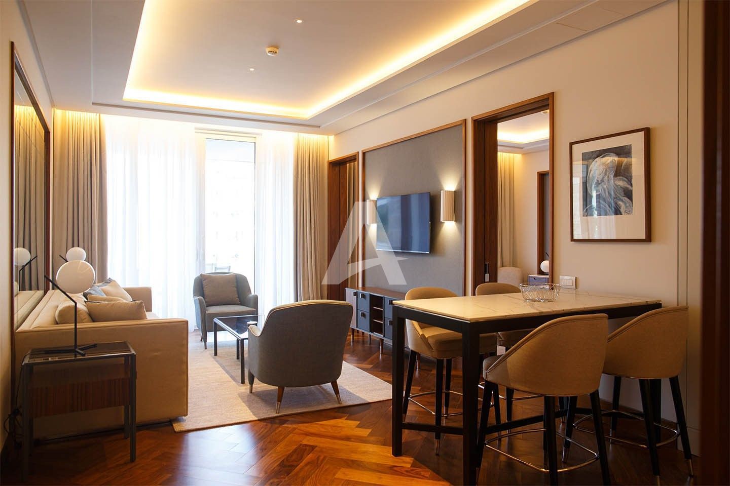 amfora/Luksuzan jednosoban stan 76m2 u hotelu Regent , Porto montenegro (NA DUZI PERIOD)