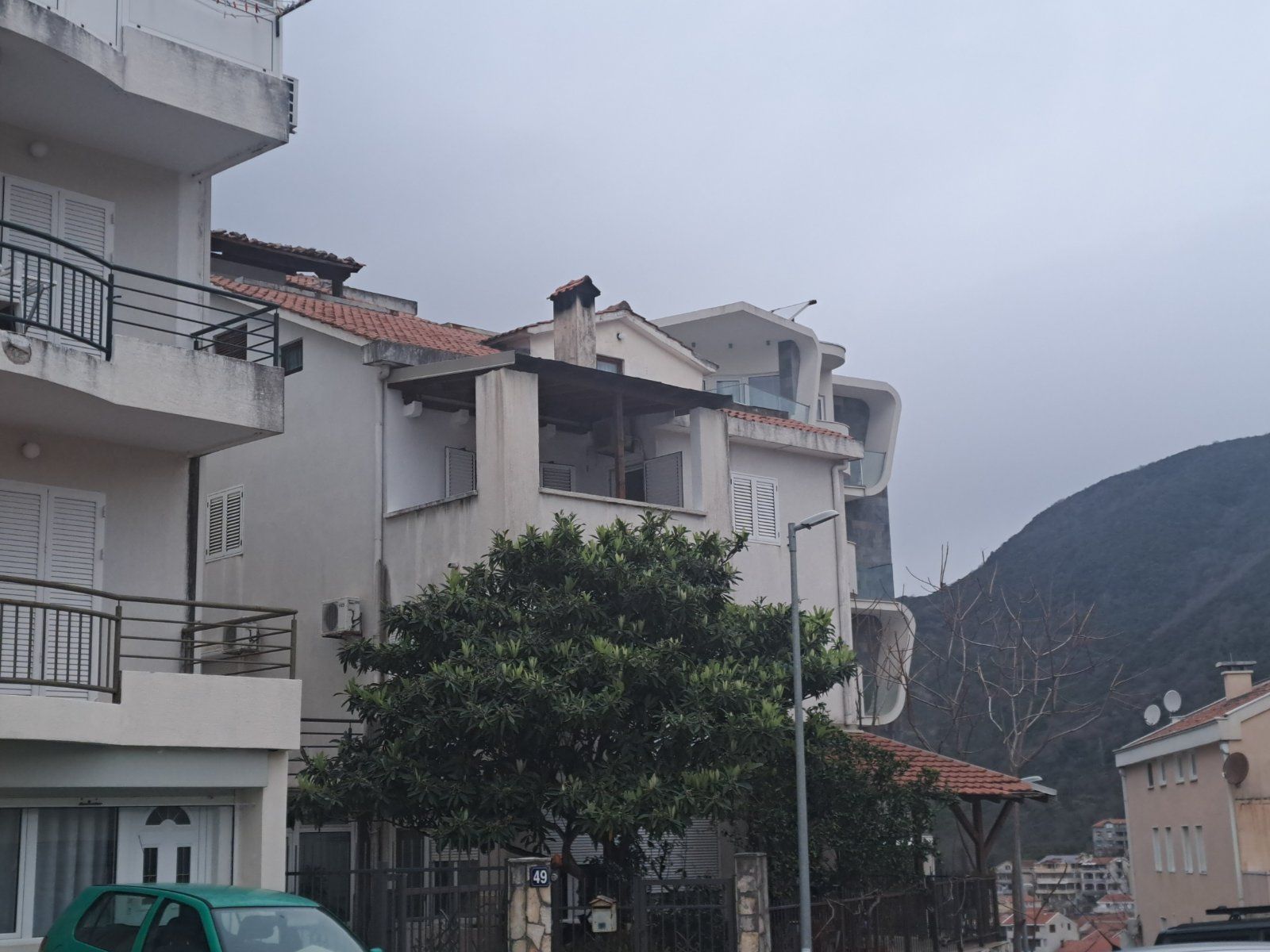 amforaproperty.com/Dvosoban stan 68m2 sa pogledom na more i grad,Budva,Babin Do