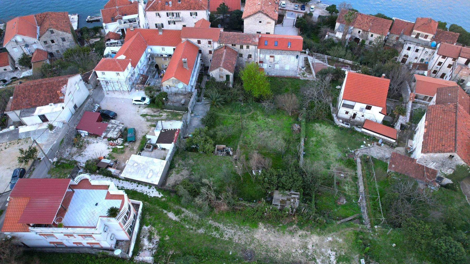 amforaproperty.com/Prčanj,Urbanizovan plac na 20m od obale mora