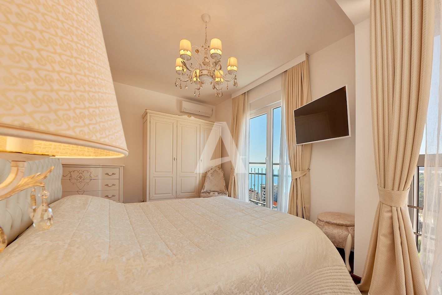 amforaproperty.com/Luksuzan penthouse 150m2 sa panoramskim pogledom na more,Becici