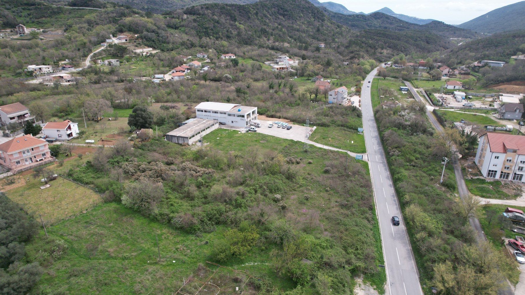 amforaproperty.com/Urbanizovani Plac od 4752m² na Atraktivnoj Lokaciji u Radanovićima, Kotor