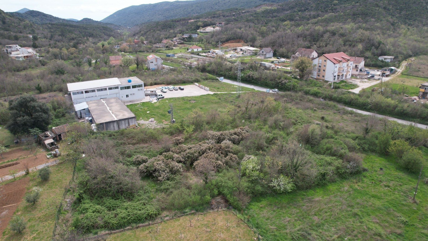 amforaproperty.com/Urbanizovani Plac od 4752m² na Atraktivnoj Lokaciji u Radanovićima, Kotor