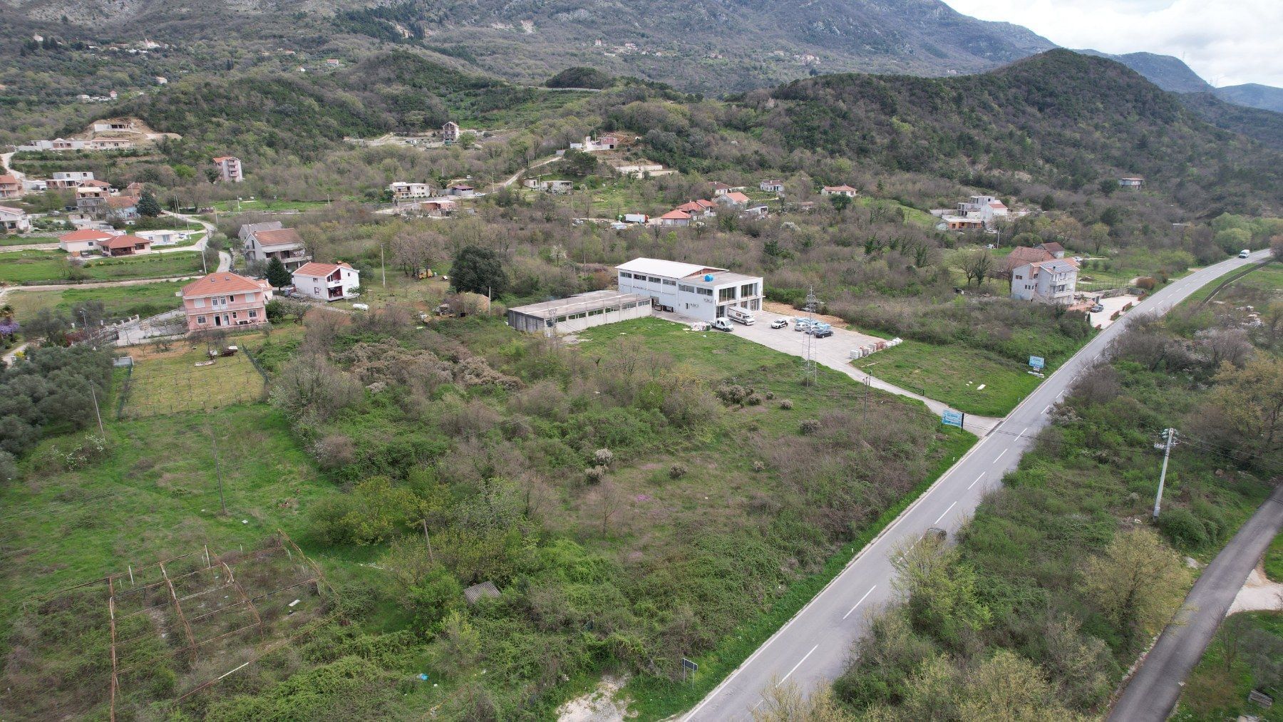 amforaproperty.com/Urbanizovani Plac od 4752m² na Atraktivnoj Lokaciji u Radanovićima, Kotor