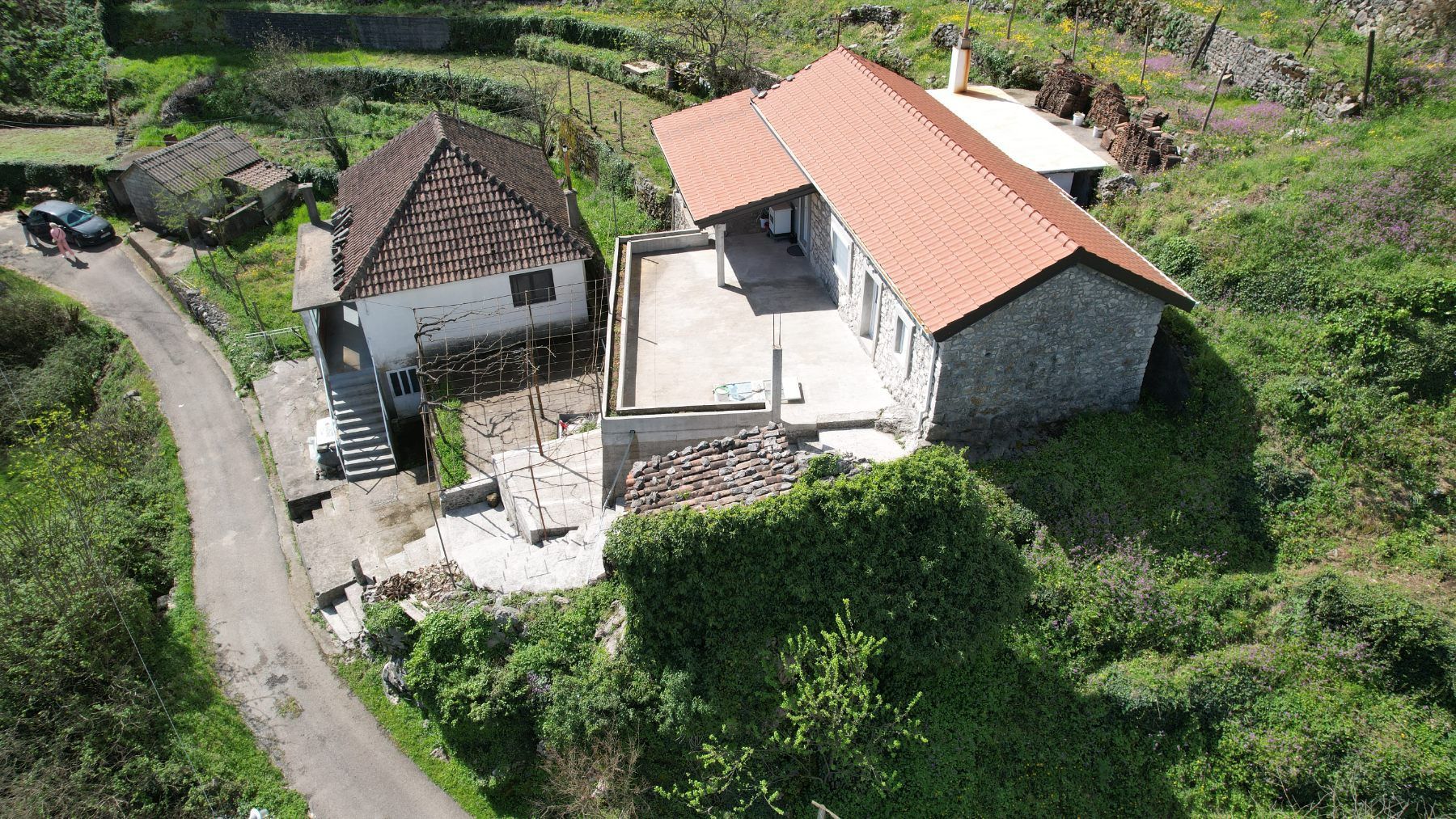 amforaproperty.com/Dve kuce na placu od 2000m2 u Virpazaru, Bar