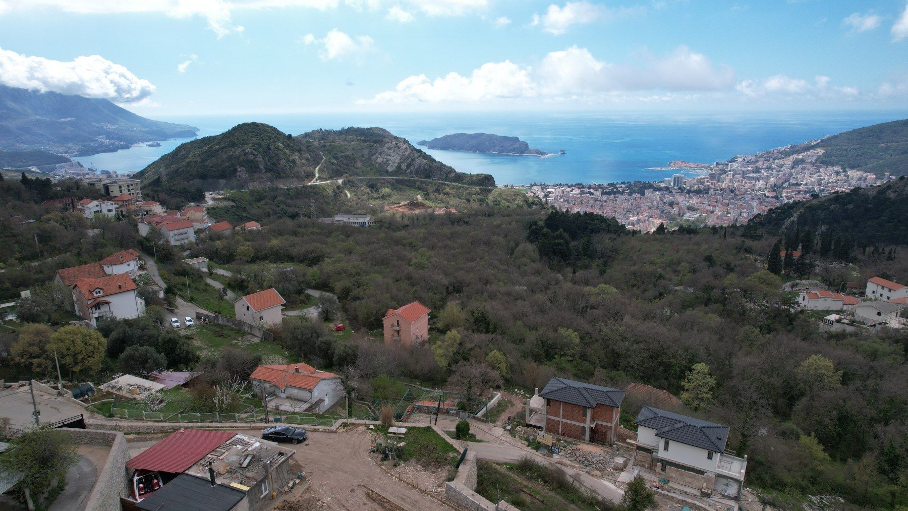 amforaproperty.com/Lapcici,Budva-Urbanizovan plac 457m2 sa panoramskim pogledom