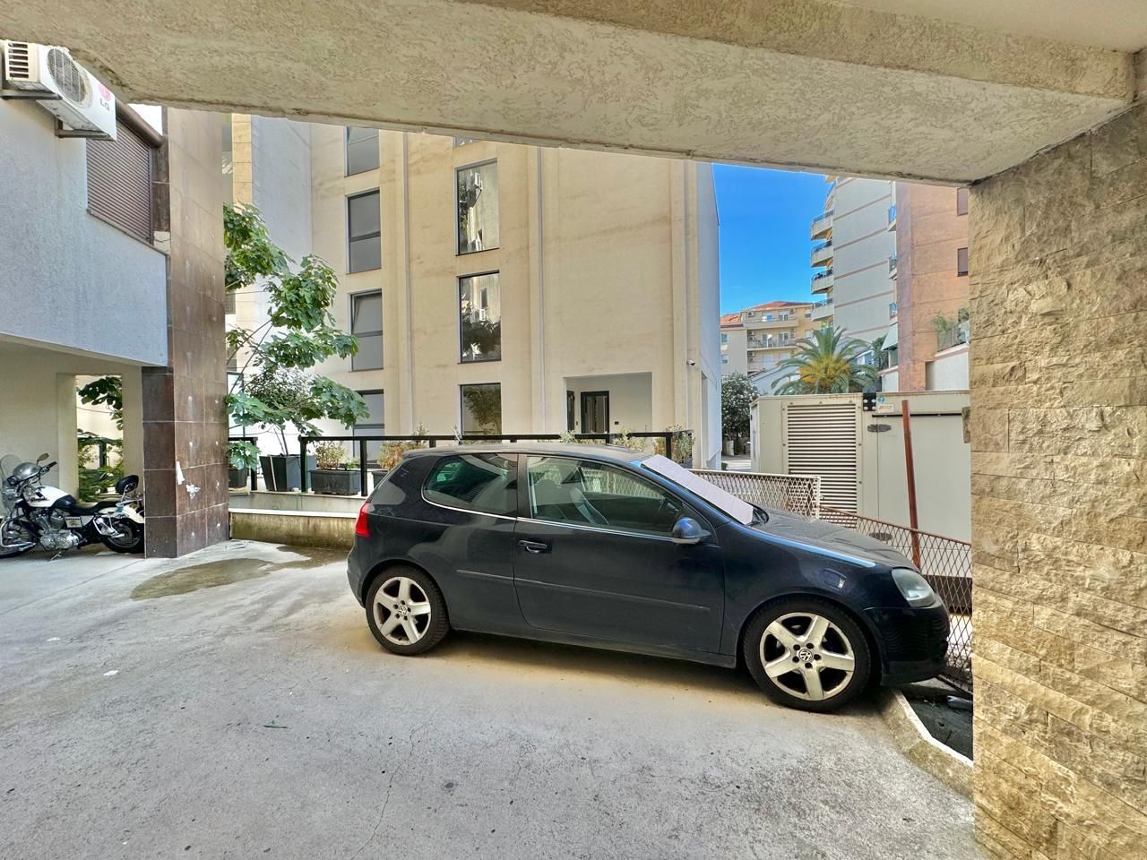 amforaproperty.com/Budva,Centar-Dvosoban stan 75m2 sa parking mestom