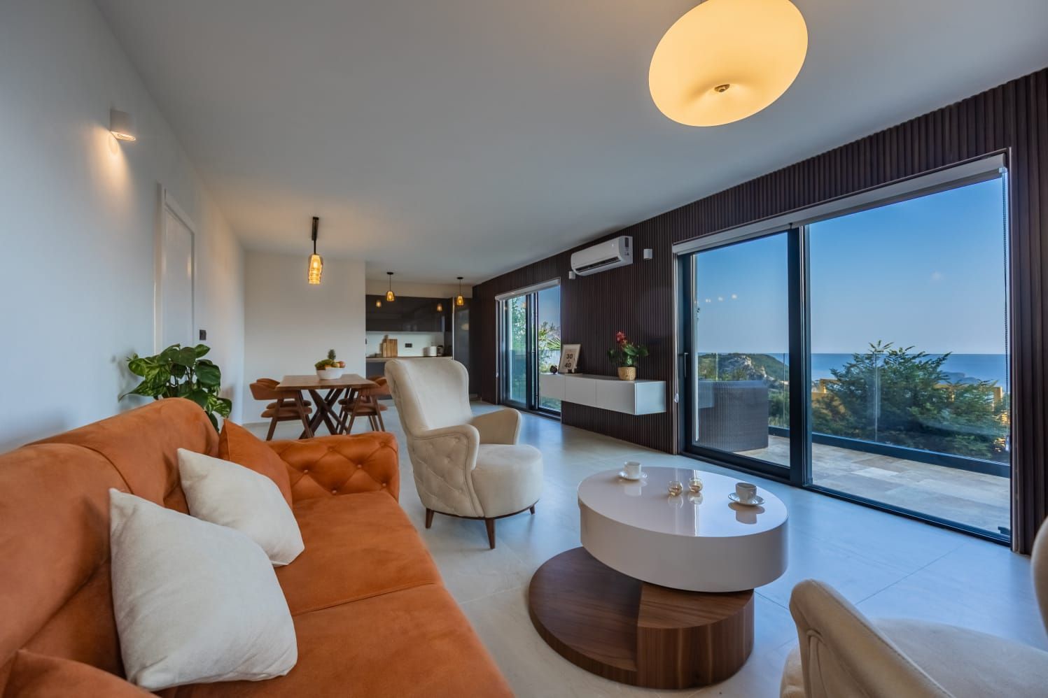 amforaproperty.com/Luksuzna vila od 300 m² sa bazenom i panoramskim pogledom na more na prodaju – Markovići, Budva