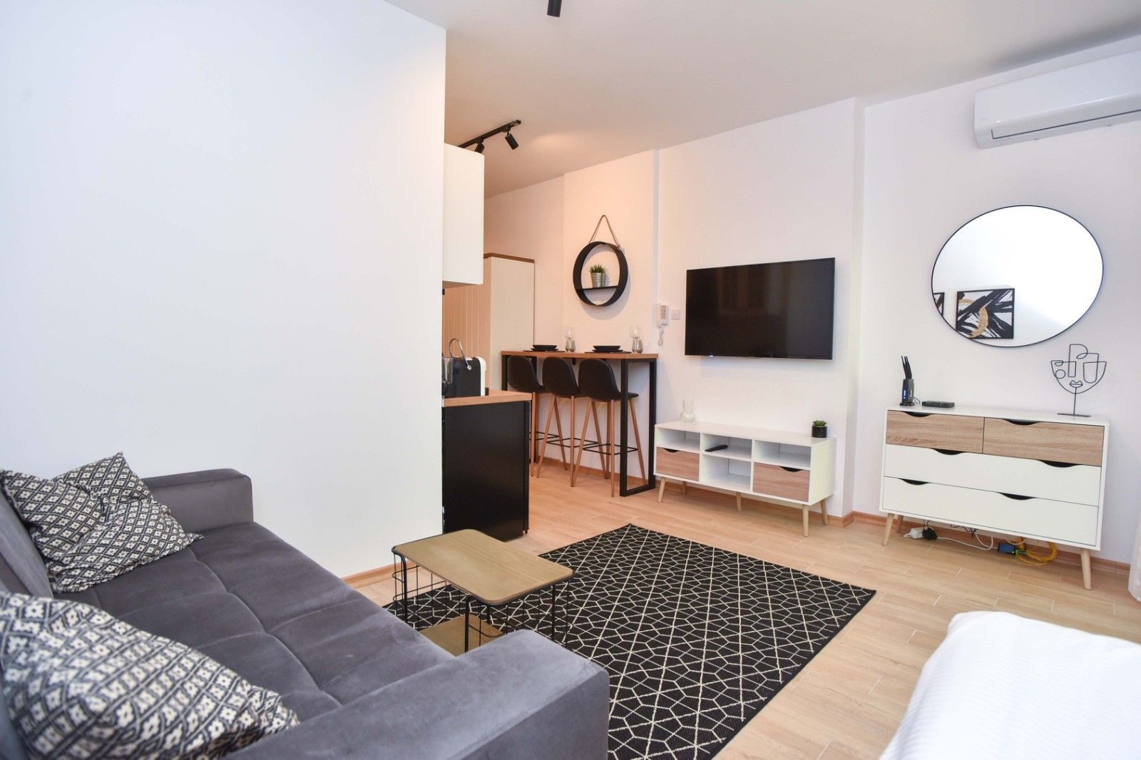 amforaproperty.com/APARTMAN BLUE MOON BUDVA-STAN NA DAN