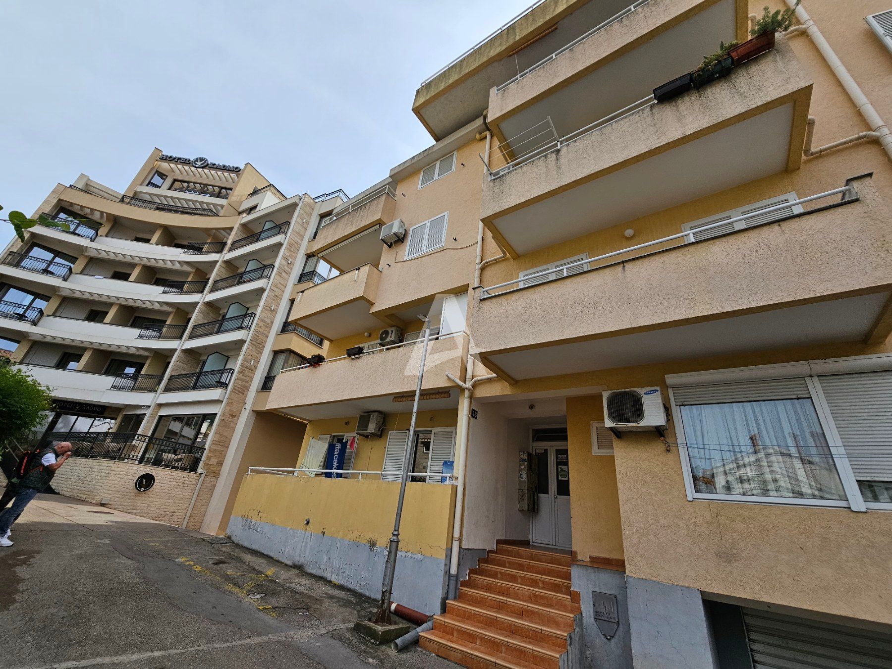 amforaproperty.com/APARTMAN KADMO BUDVA-STAN NA DAN