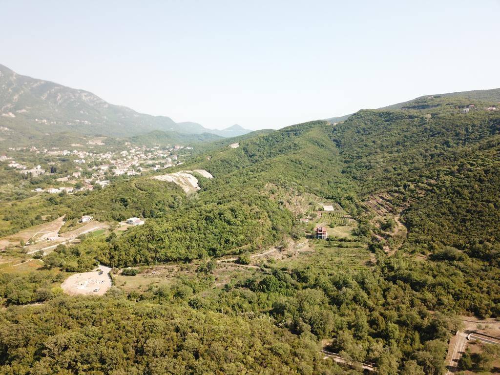 amforaproperty.com/Radanovici,Kotor-Ekskluzivno imanje od 83.000 m² sa vinogradom, jezerom i izvorskom vodom