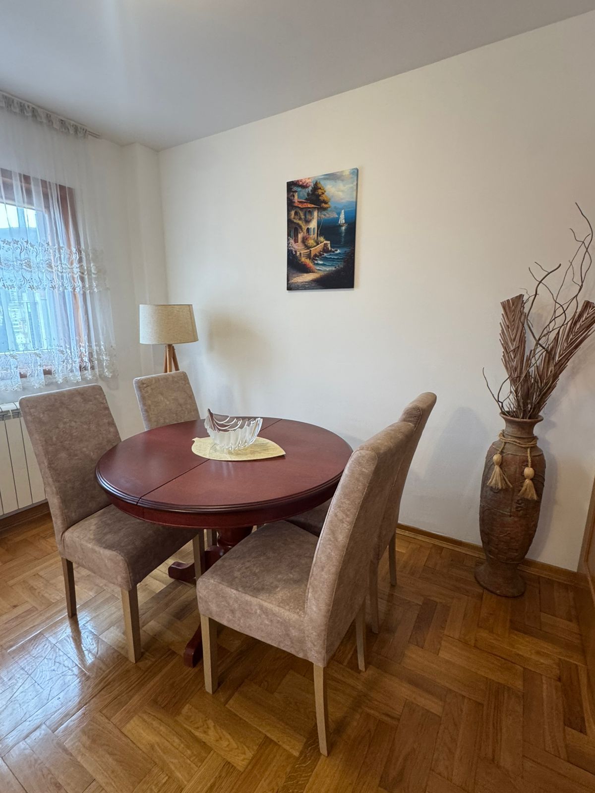 Izdavanje,namešten jednosoban stan kod autobuske stanice  sa parking mestom – Budva, Rozino (na duži period) - Amfora Real Estate