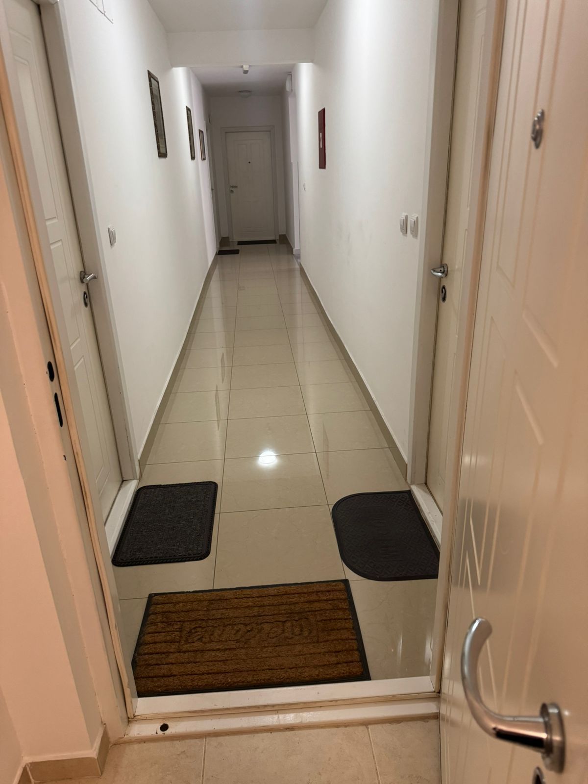 Izdavanje,namešten jednosoban stan kod autobuske stanice  sa parking mestom – Budva, Rozino (na duži period) - Amfora Real Estate