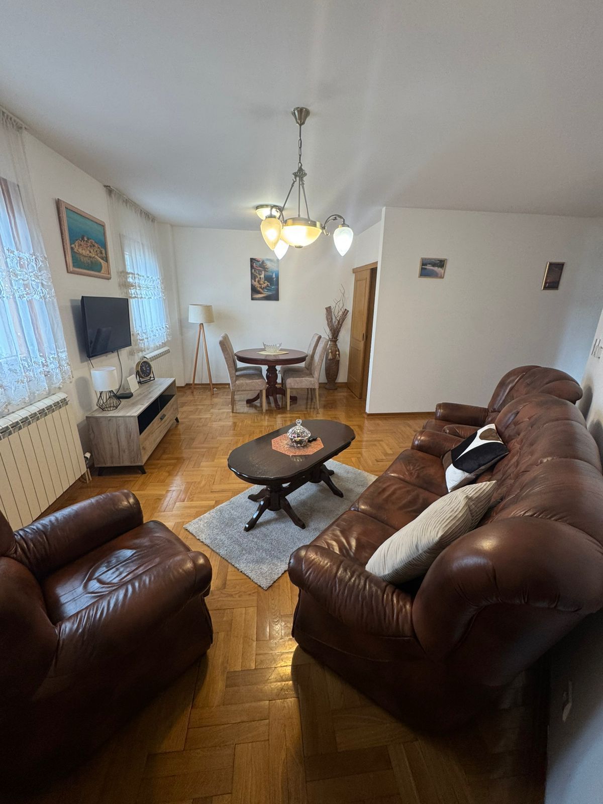 Izdavanje,namešten jednosoban stan kod autobuske stanice  sa parking mestom – Budva, Rozino (na duži period) - Amfora Real Estate