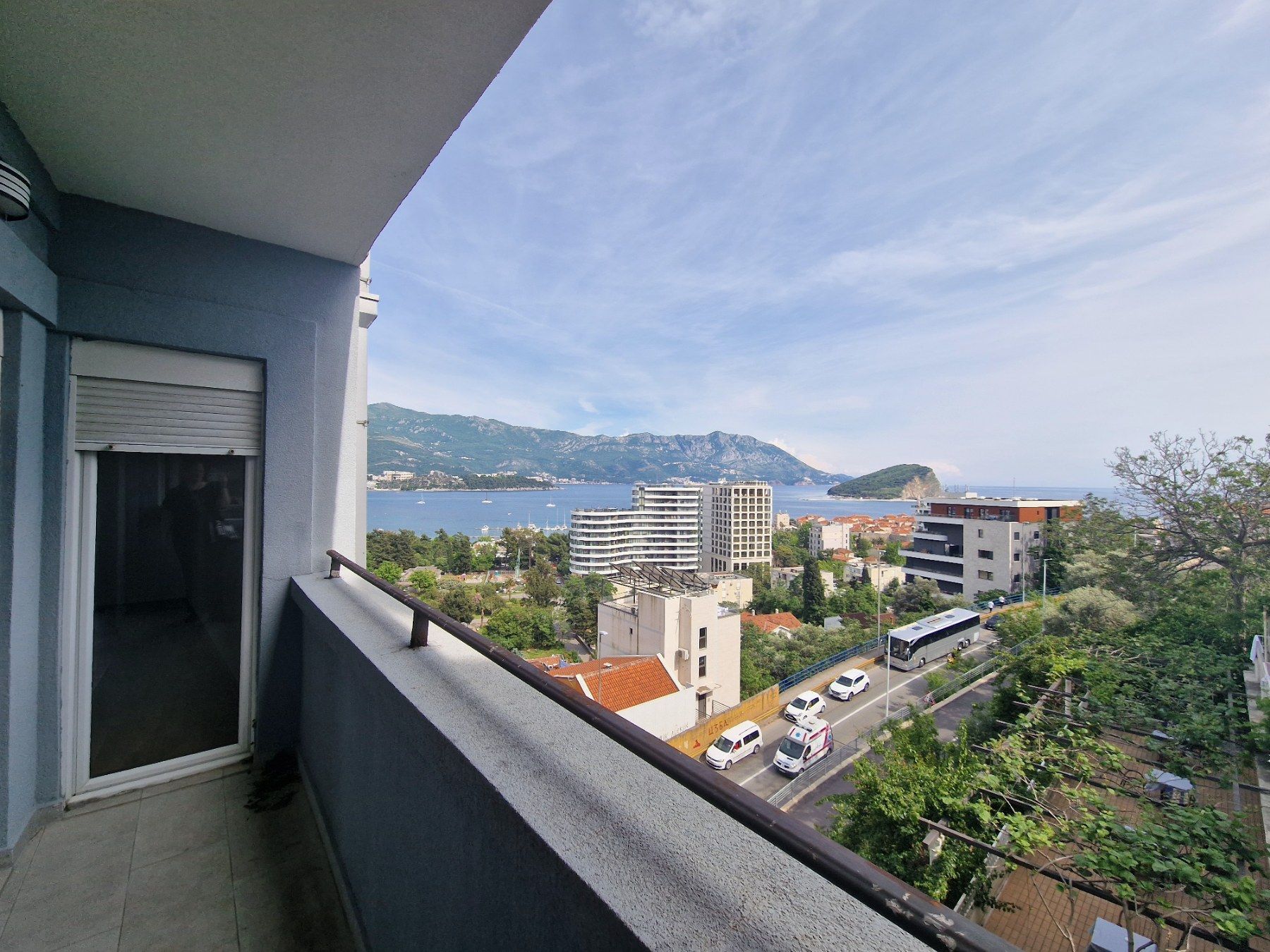 amforaproperty.com/Trosoban stan 150m2 sa panoramskim pogledom na more,Budva