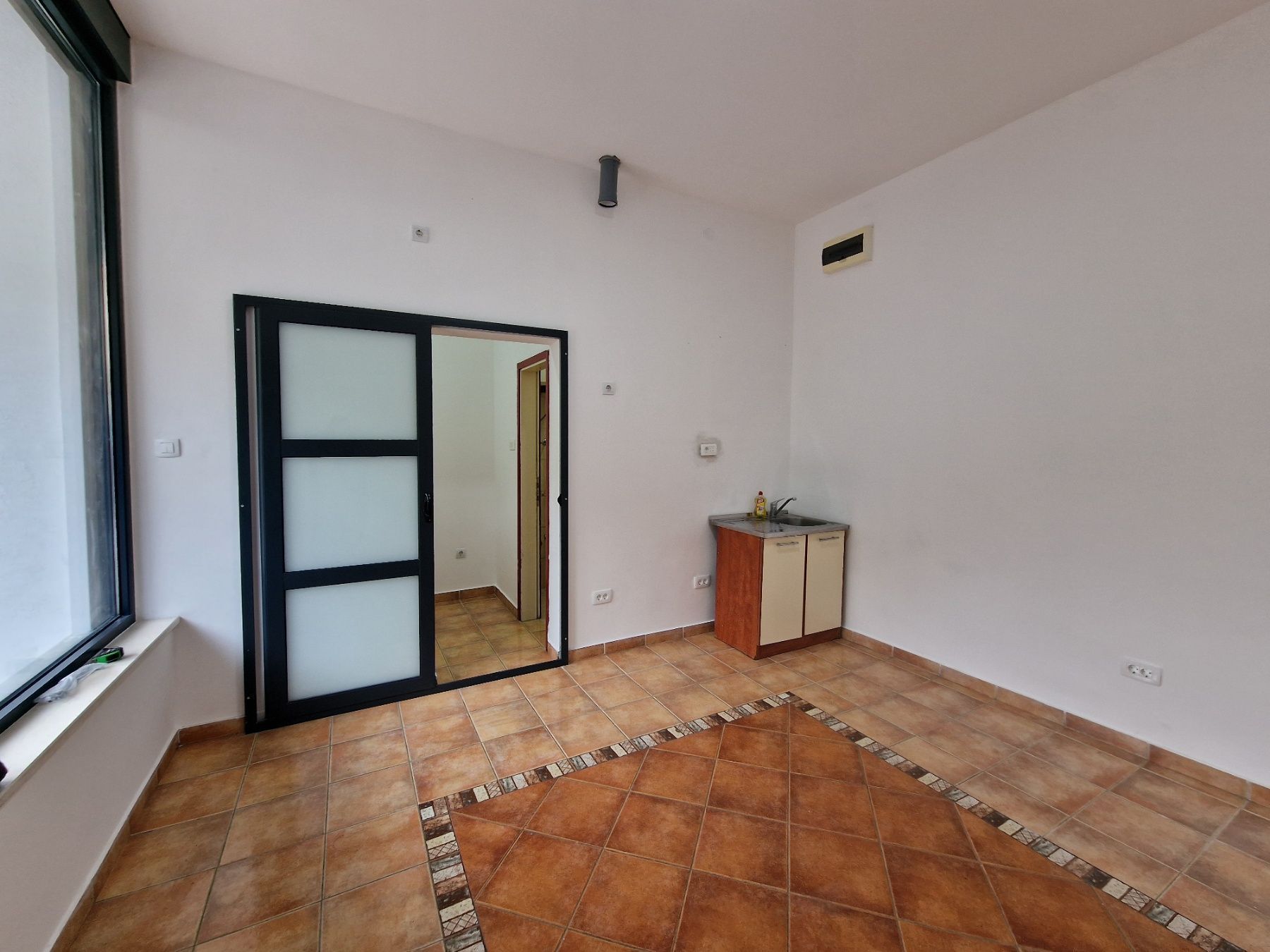 amforaproperty.com/Poslovni prostor 24m2 na duzi period,Lazi-Budva