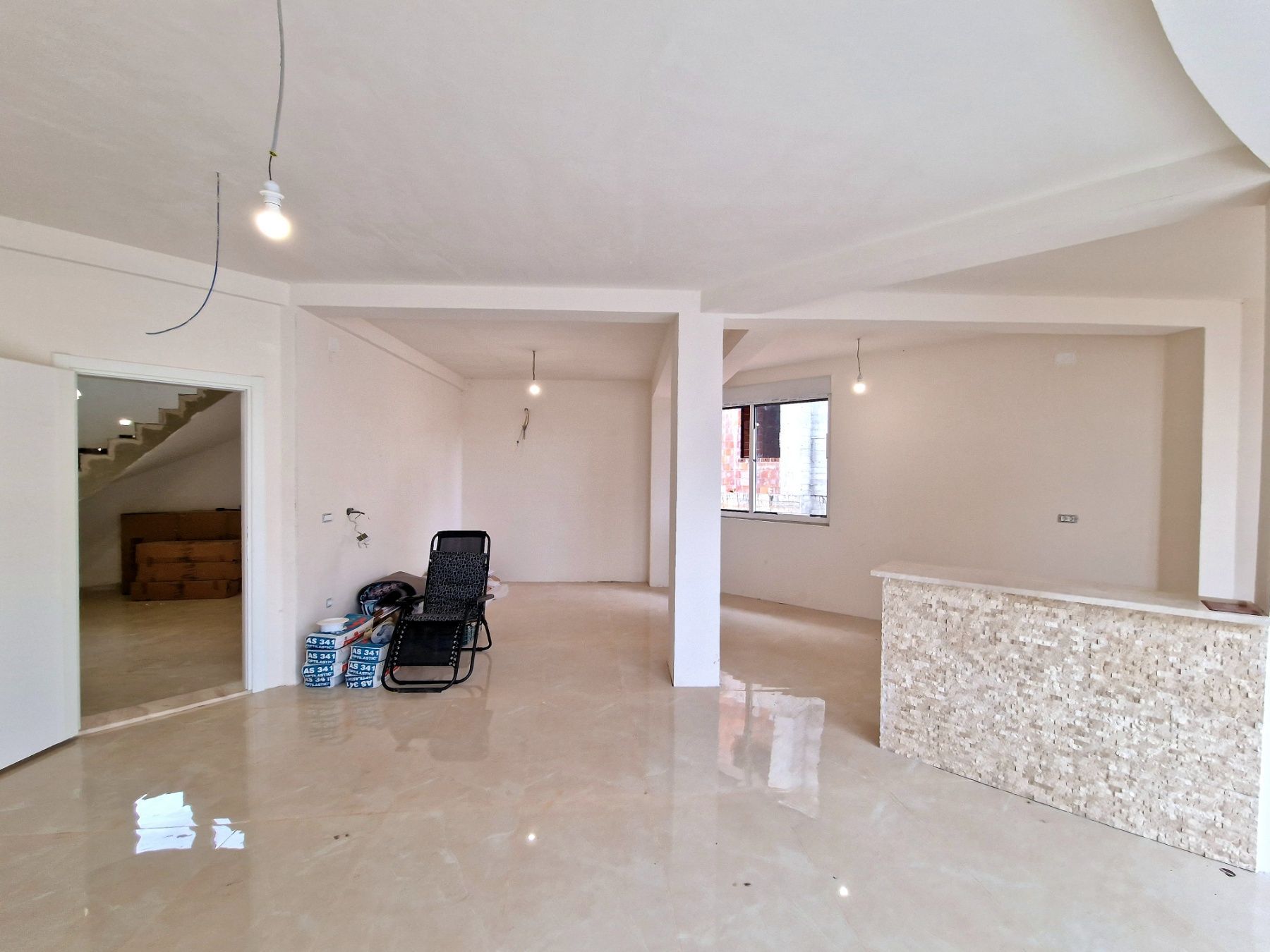 amforaproperty.com/Nova luksuzna vila 453m2 sa bazenom u Krimovici, opština Kotor