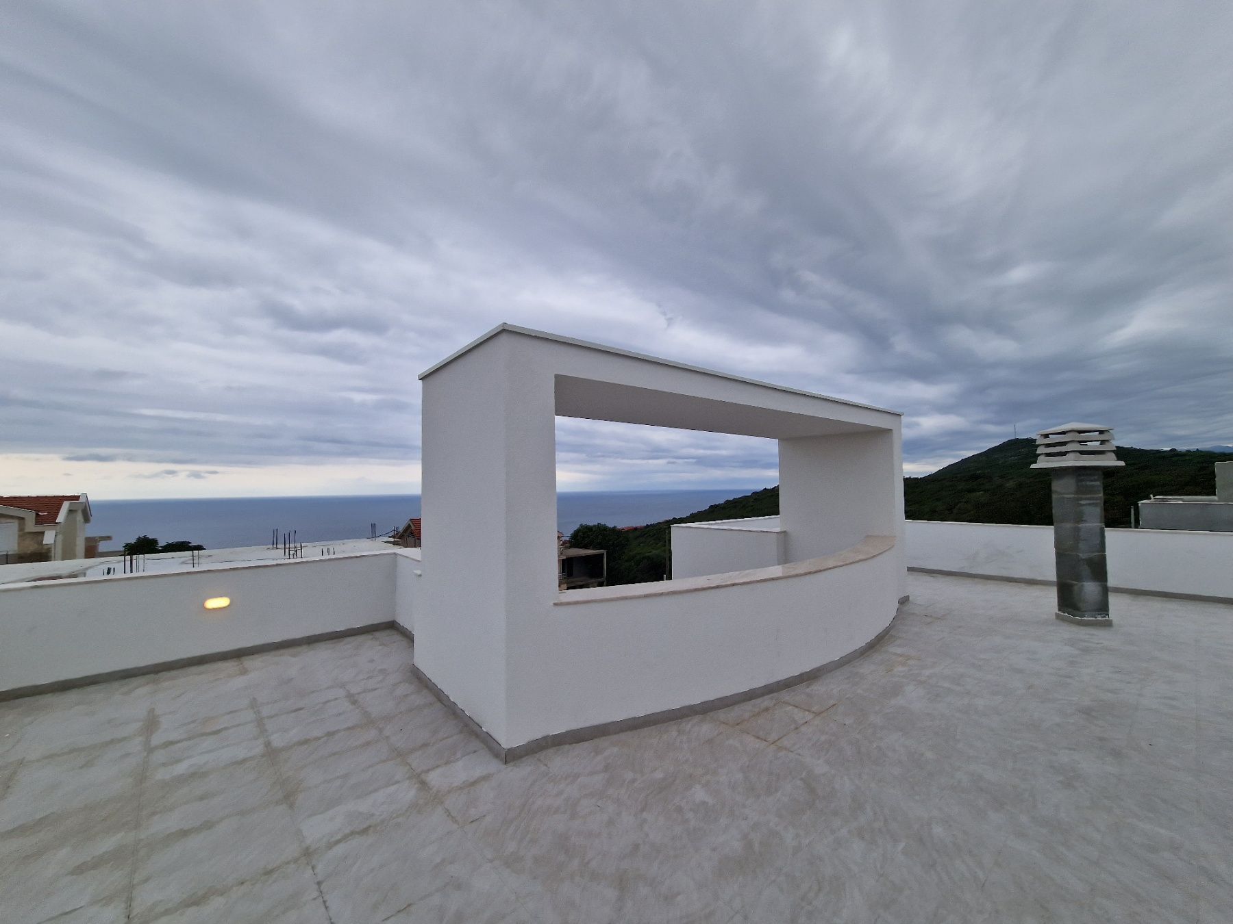 amforaproperty.com/Nova luksuzna vila 453m2 sa bazenom u Krimovici, opština Kotor