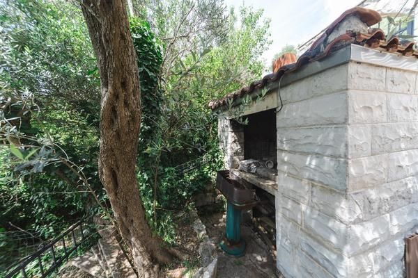 amforaproperty.com/Budva,Rezevici-Dve kamene kuce sa bazenom i panoramskim pogledom