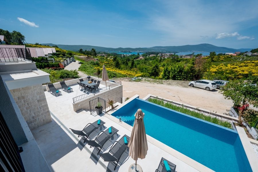 Luksuzna nova vila 250 m² sa bazenom i panoramskim pogledom – Mrčevaц, Tivat - Amfora Real Estate