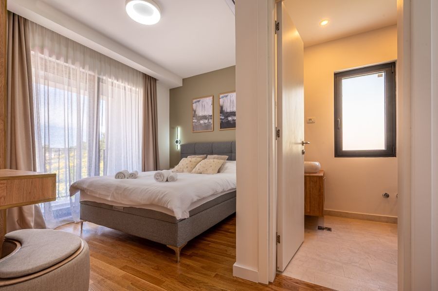 Luksuzna nova vila 250 m² sa bazenom i panoramskim pogledom – Mrčevaц, Tivat - Amfora Real Estate