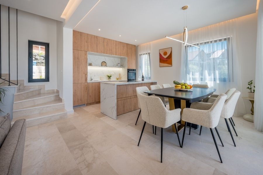 Luksuzna nova vila 250 m² sa bazenom i panoramskim pogledom – Mrčevaц, Tivat - Amfora Real Estate