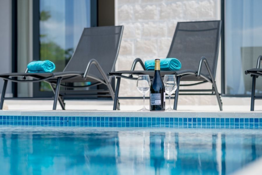 Luksuzna nova vila 250 m² sa bazenom i panoramskim pogledom – Mrčevaц, Tivat - Amfora Real Estate