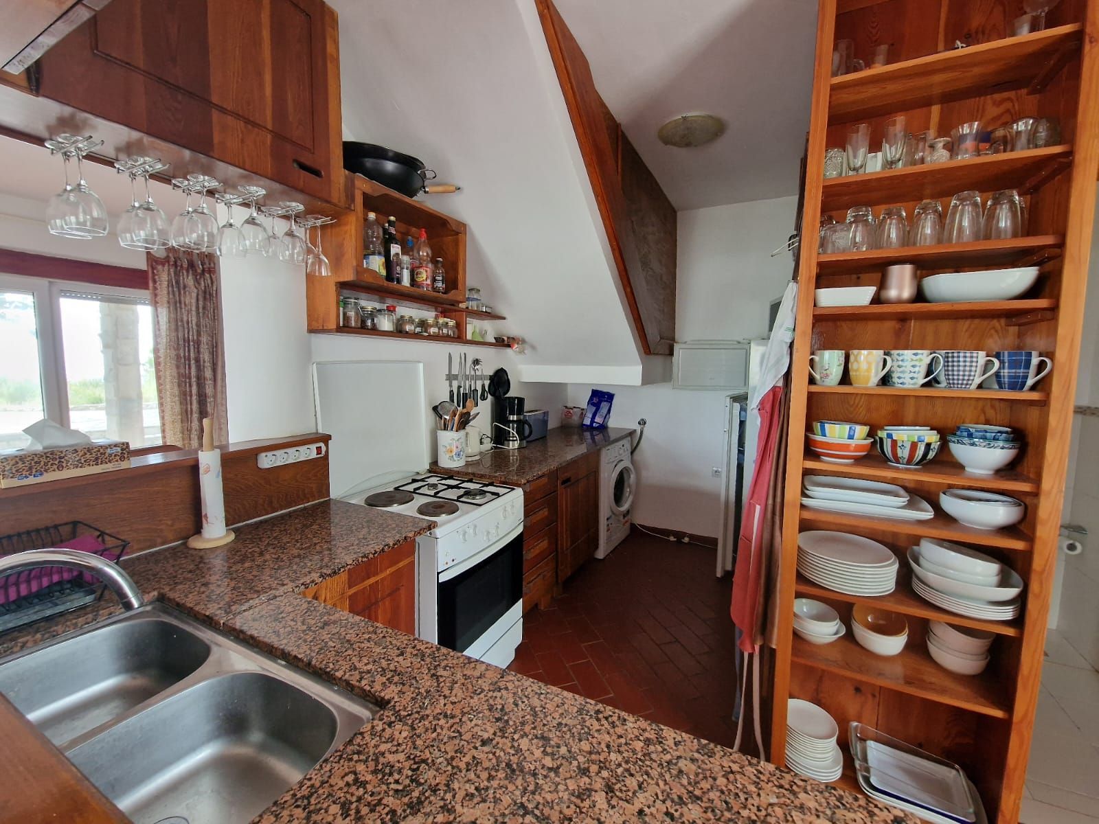 amforaproperty.com/Budva,Skočiđevojka-Kamena kuca sa bazenom i panoramskim pogledom na more