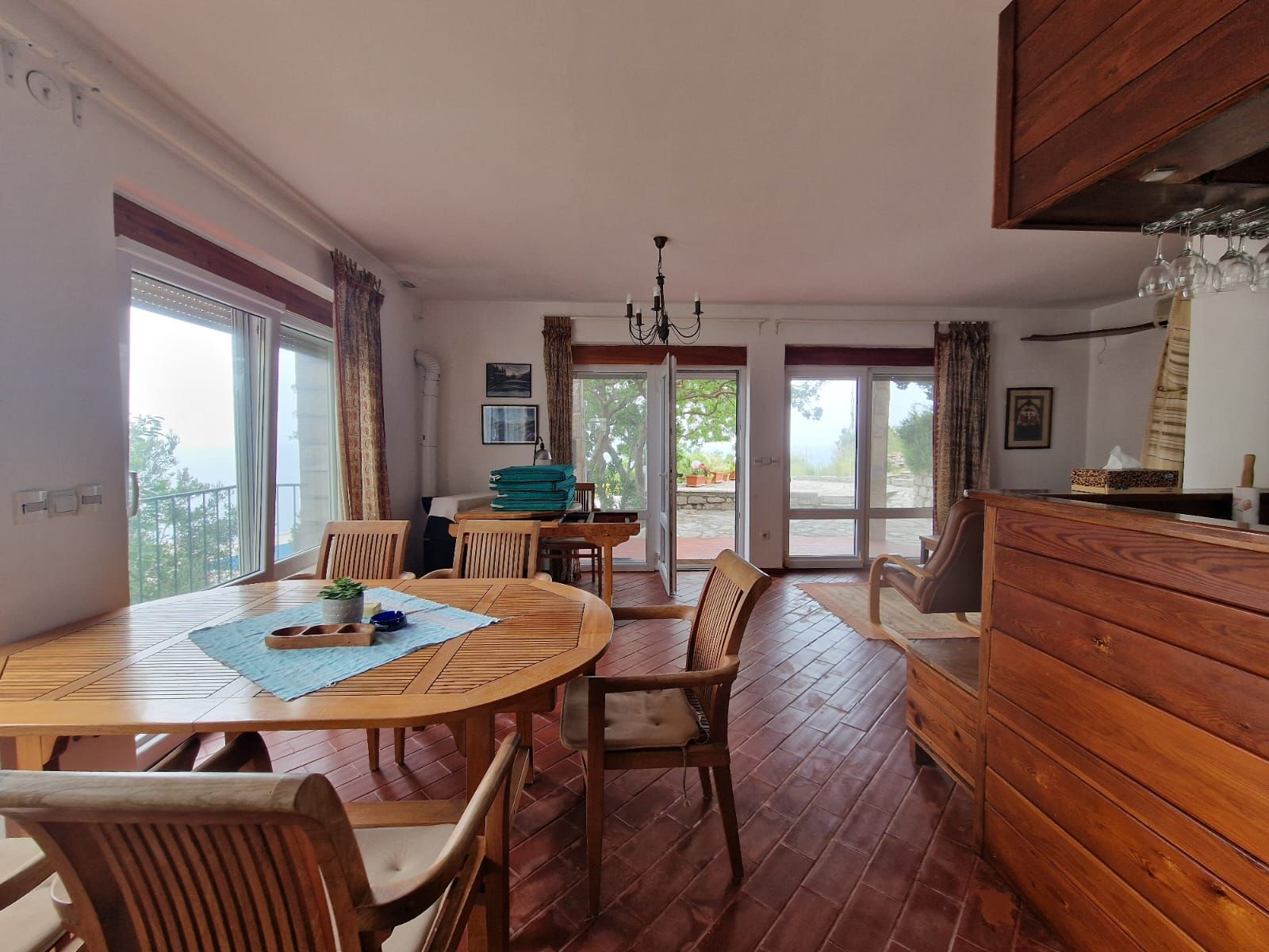 amforaproperty.com/Budva,Skočiđevojka-Kamena kuca sa bazenom i panoramskim pogledom na more
