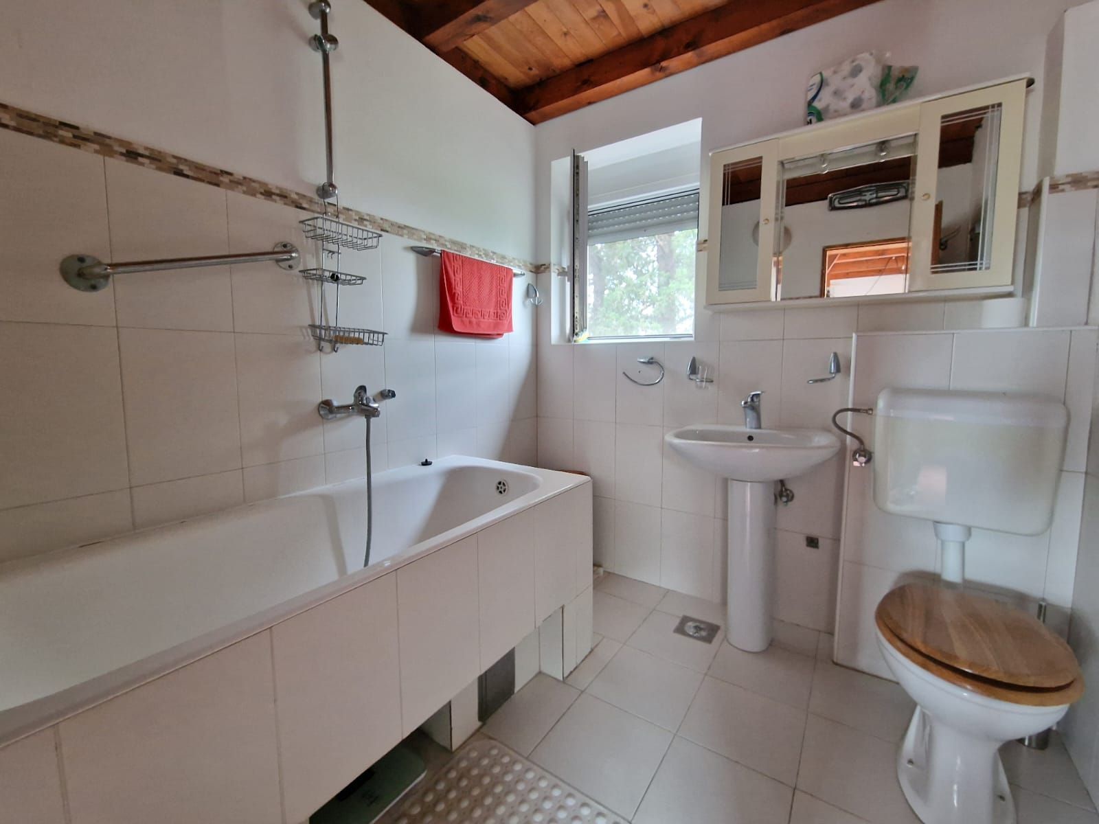 amforaproperty.com/Budva,Skočiđevojka-Kamena kuca sa bazenom i panoramskim pogledom na more