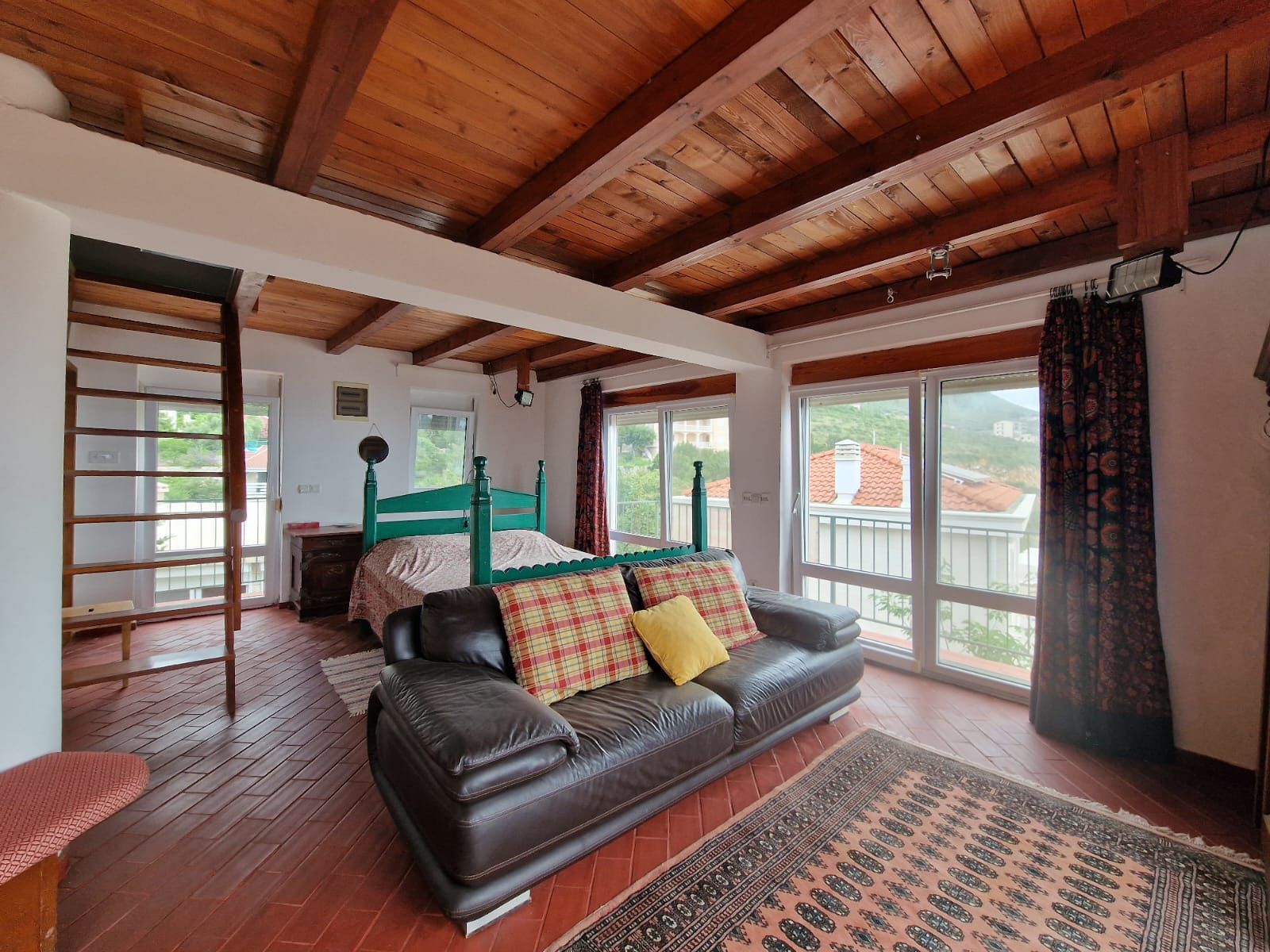 amforaproperty.com/Budva,Skočiđevojka-Kamena kuca sa bazenom i panoramskim pogledom na more