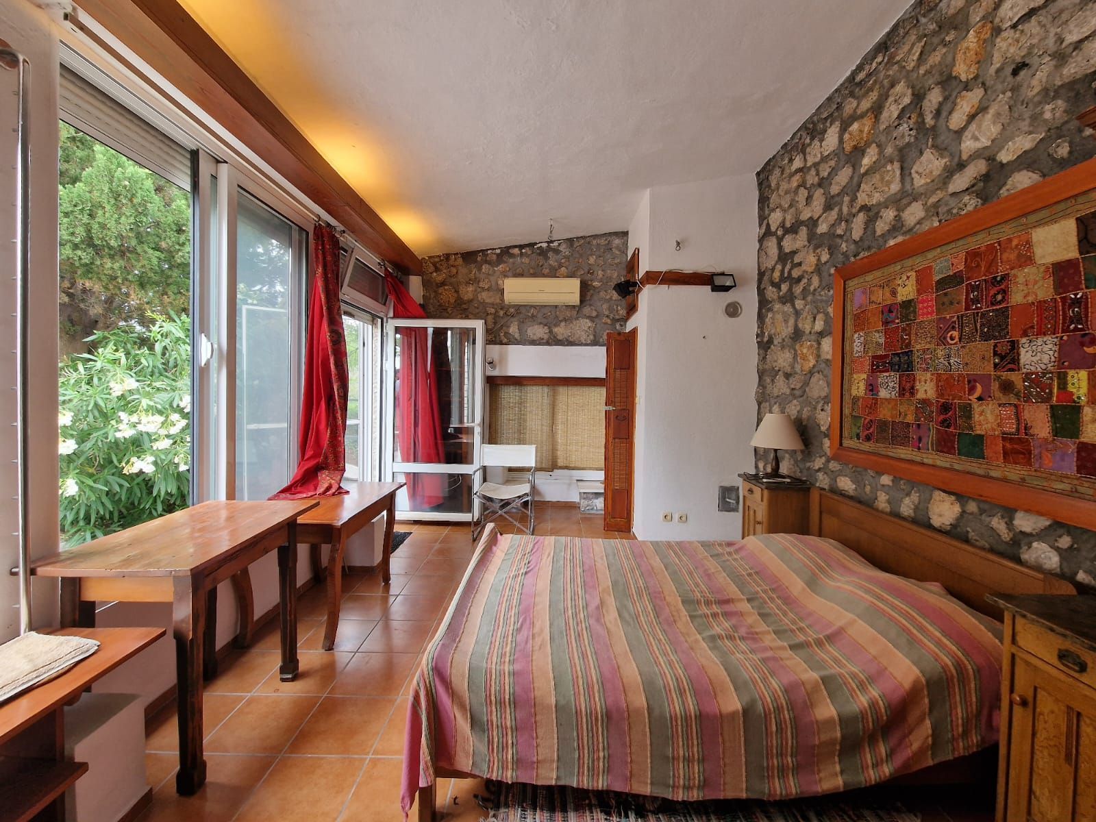 amforaproperty.com/Budva,Skočiđevojka-Kamena kuca sa bazenom i panoramskim pogledom na more