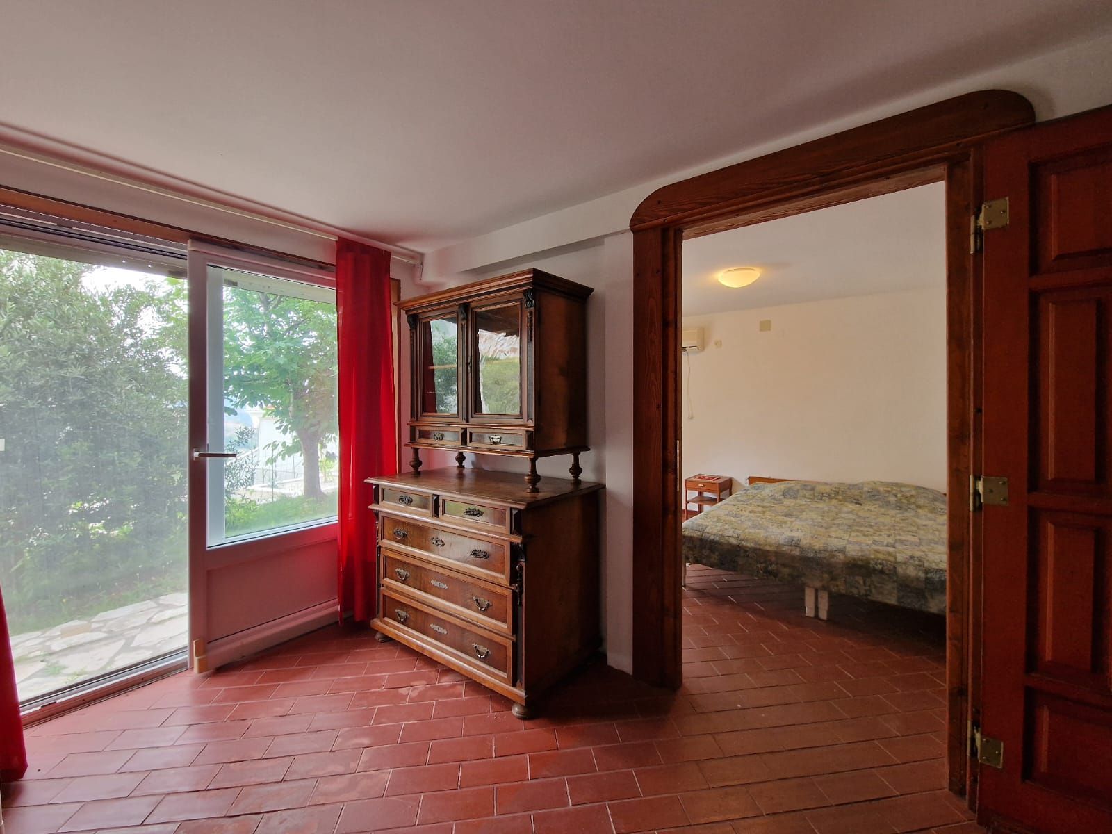 amforaproperty.com/Budva,Skočiđevojka-Kamena kuca sa bazenom i panoramskim pogledom na more