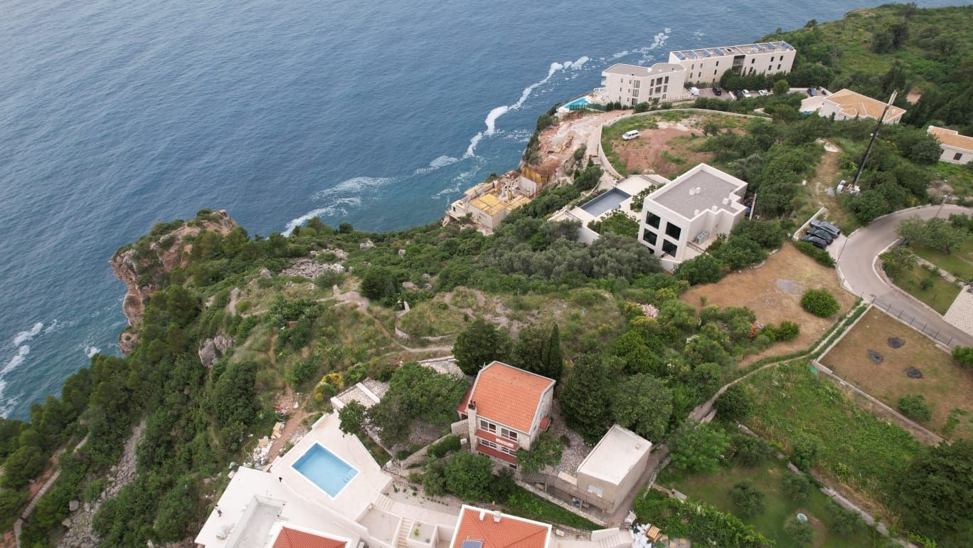 amforaproperty.com/Budva,Skočiđevojka-Kamena kuca sa bazenom i panoramskim pogledom na more