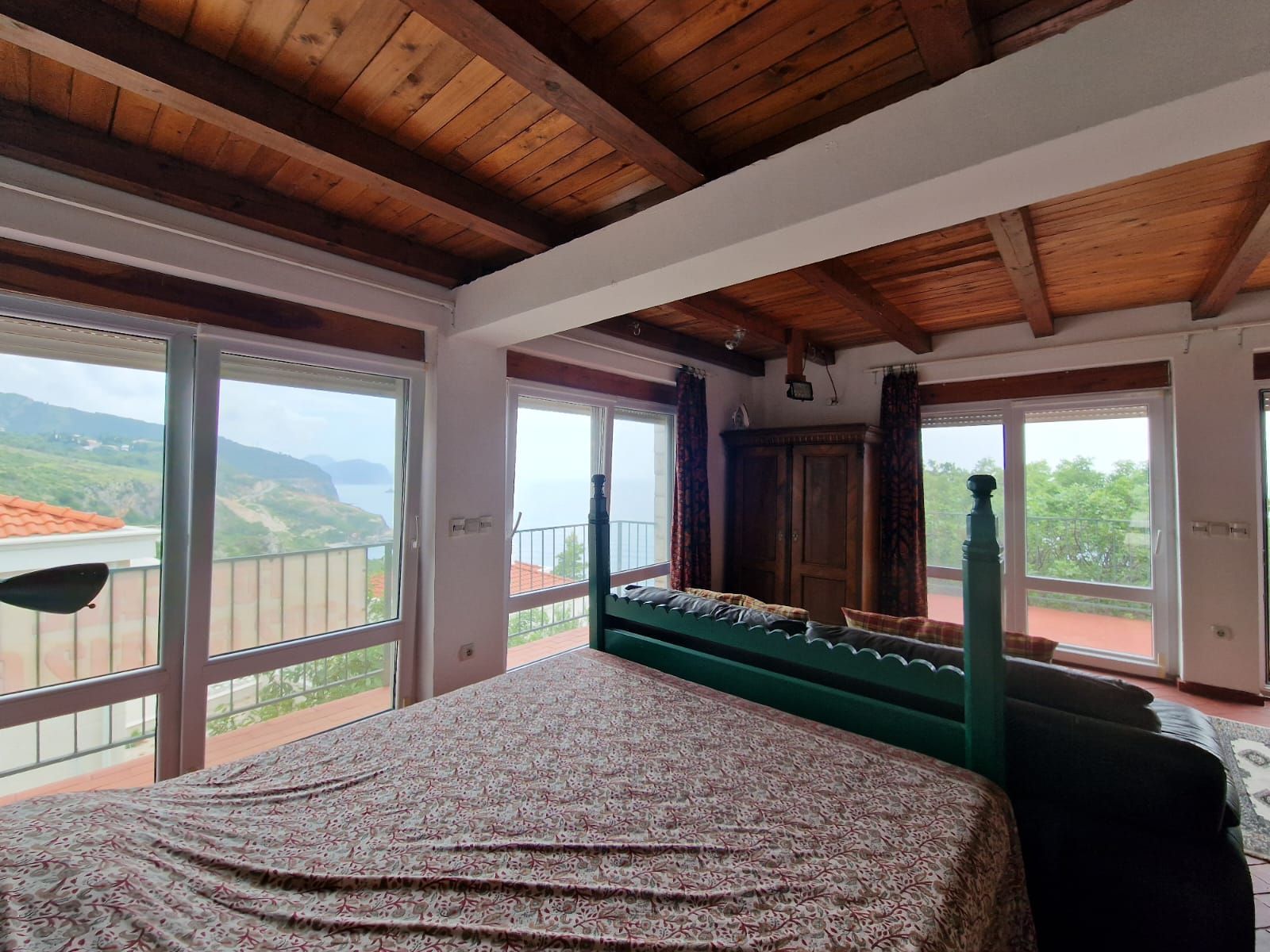 amforaproperty.com/Budva,Skočiđevojka-Kamena kuca sa bazenom i panoramskim pogledom na more