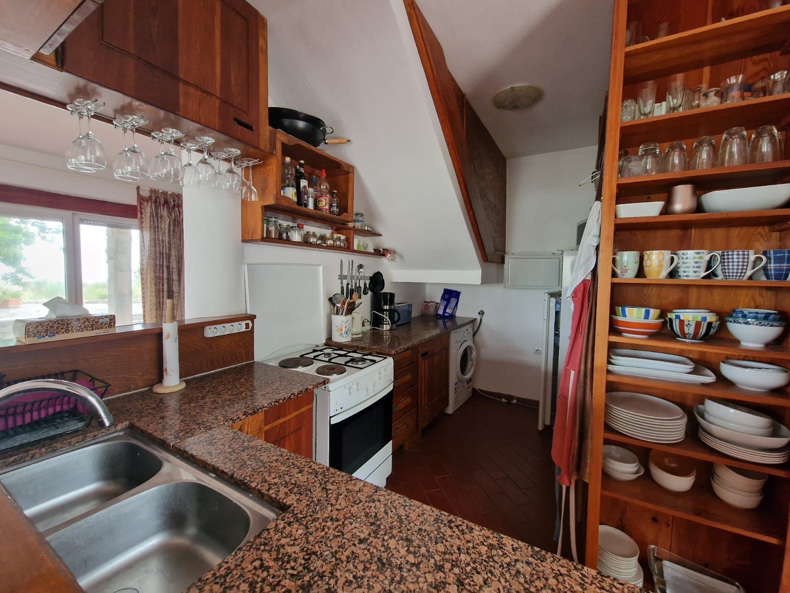 amforaproperty.com/Budva,Skočiđevojka-Kamena kuca sa bazenom i panoramskim pogledom na more
