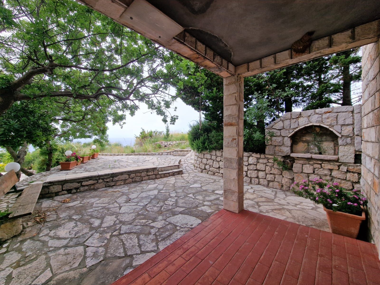 amforaproperty.com/Budva,Skočiđevojka-Kamena kuca sa bazenom i panoramskim pogledom na more