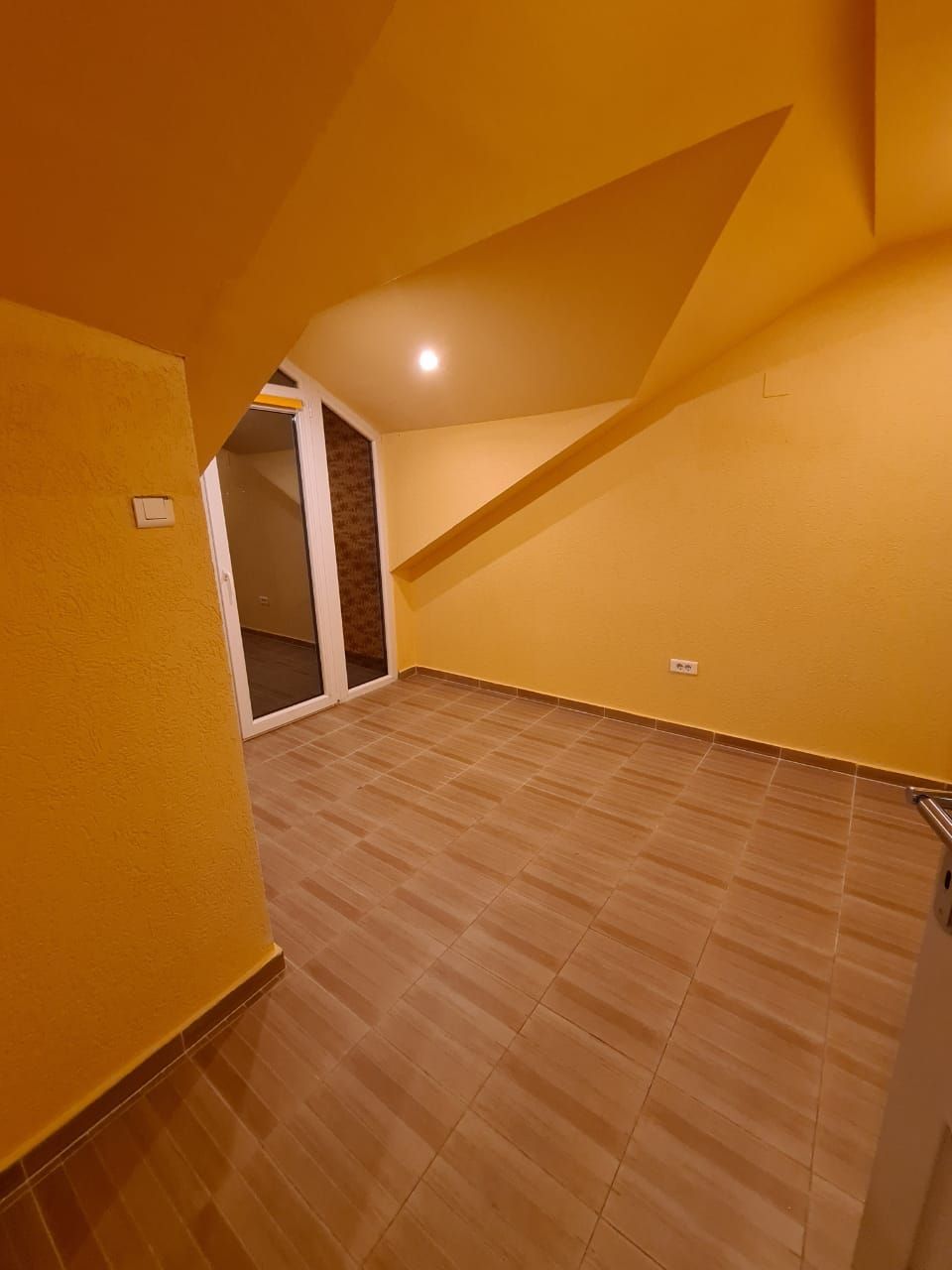 amforaproperty.com/Trosoban duplex stan 110m2 u Podgorici,Zagoric