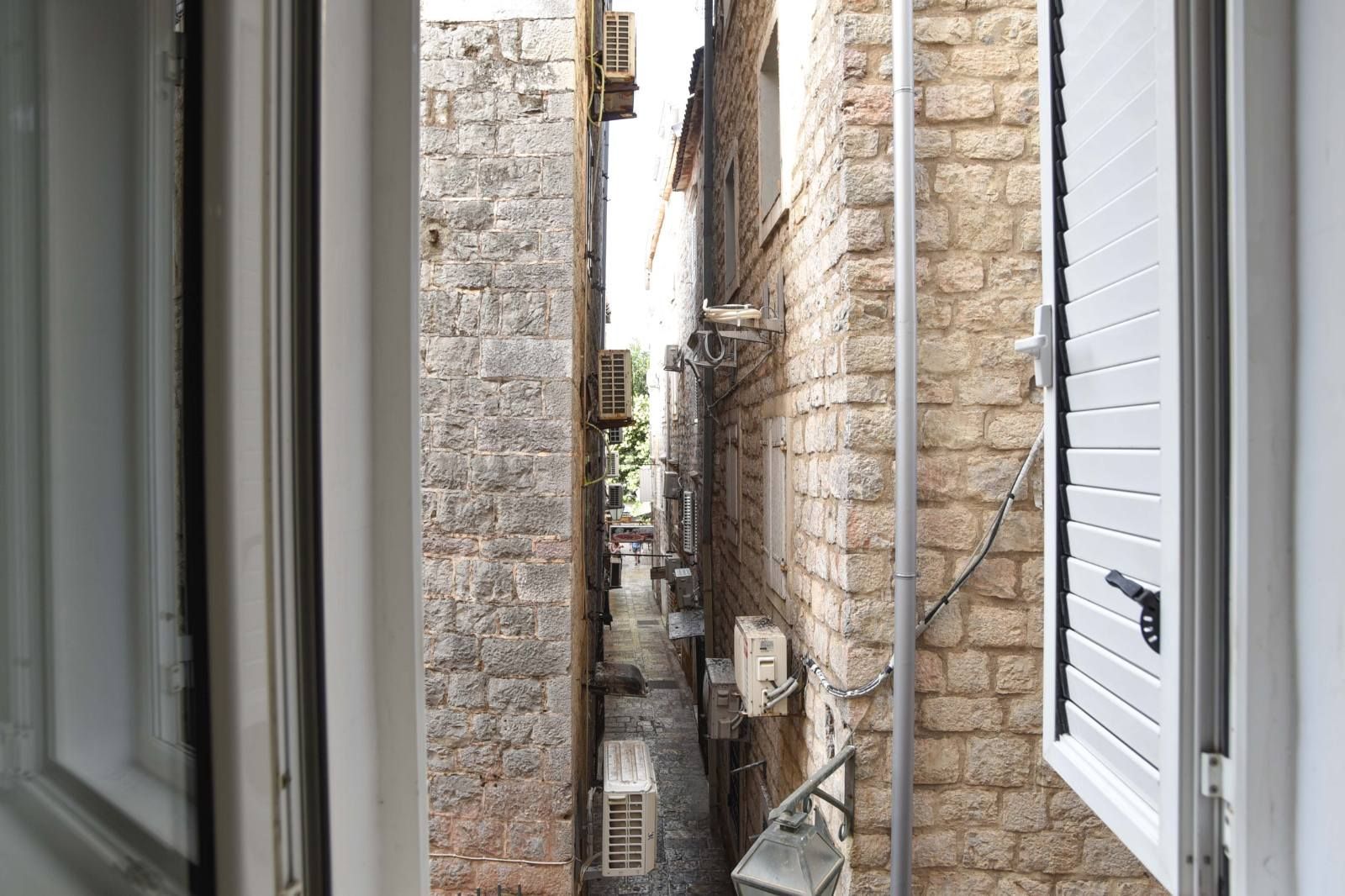 Stari Grad, Budva-Jednosoban stan na duzi period - Amfora Real Estate