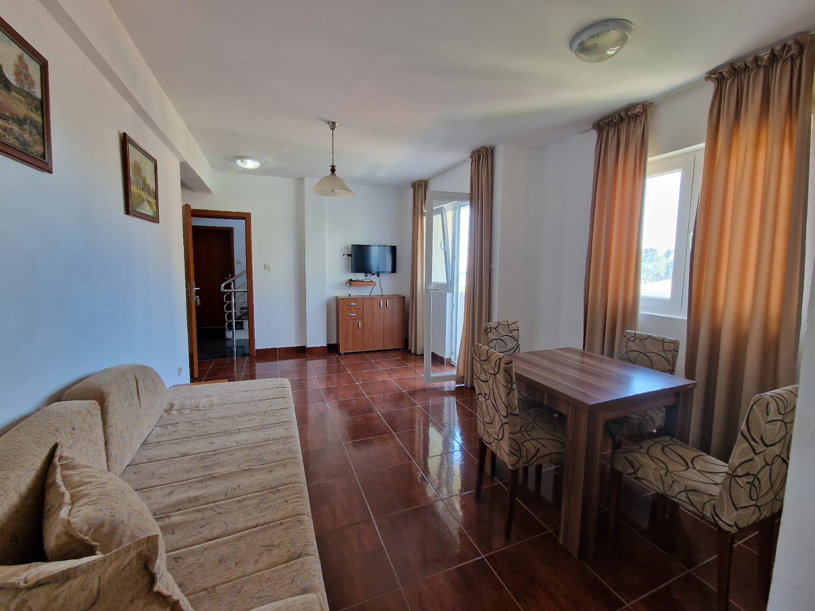 amforaproperty.com/Moderna stambena zgrada 1000m2 sa 18 apartmana u Bečićima, 300 metara od mora