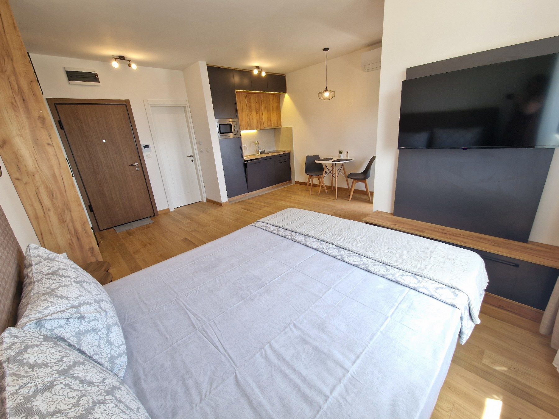 amforaproperty.com/Moderno opremljen studio apartman 32m2 sa pogledom na more u Becicima