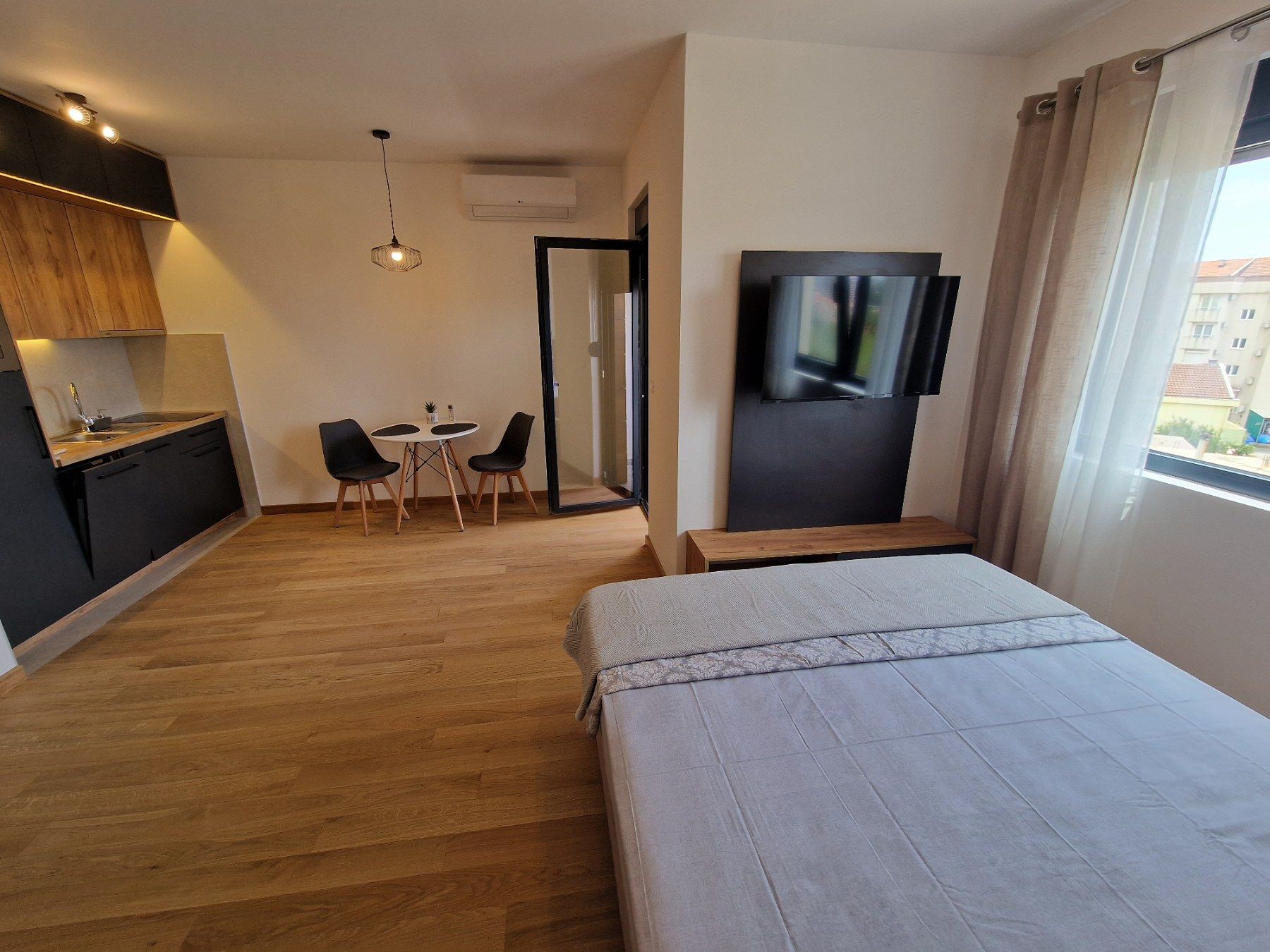 amforaproperty.com/Moderno opremljen studio apartman 32m2 sa pogledom na more u Becicima