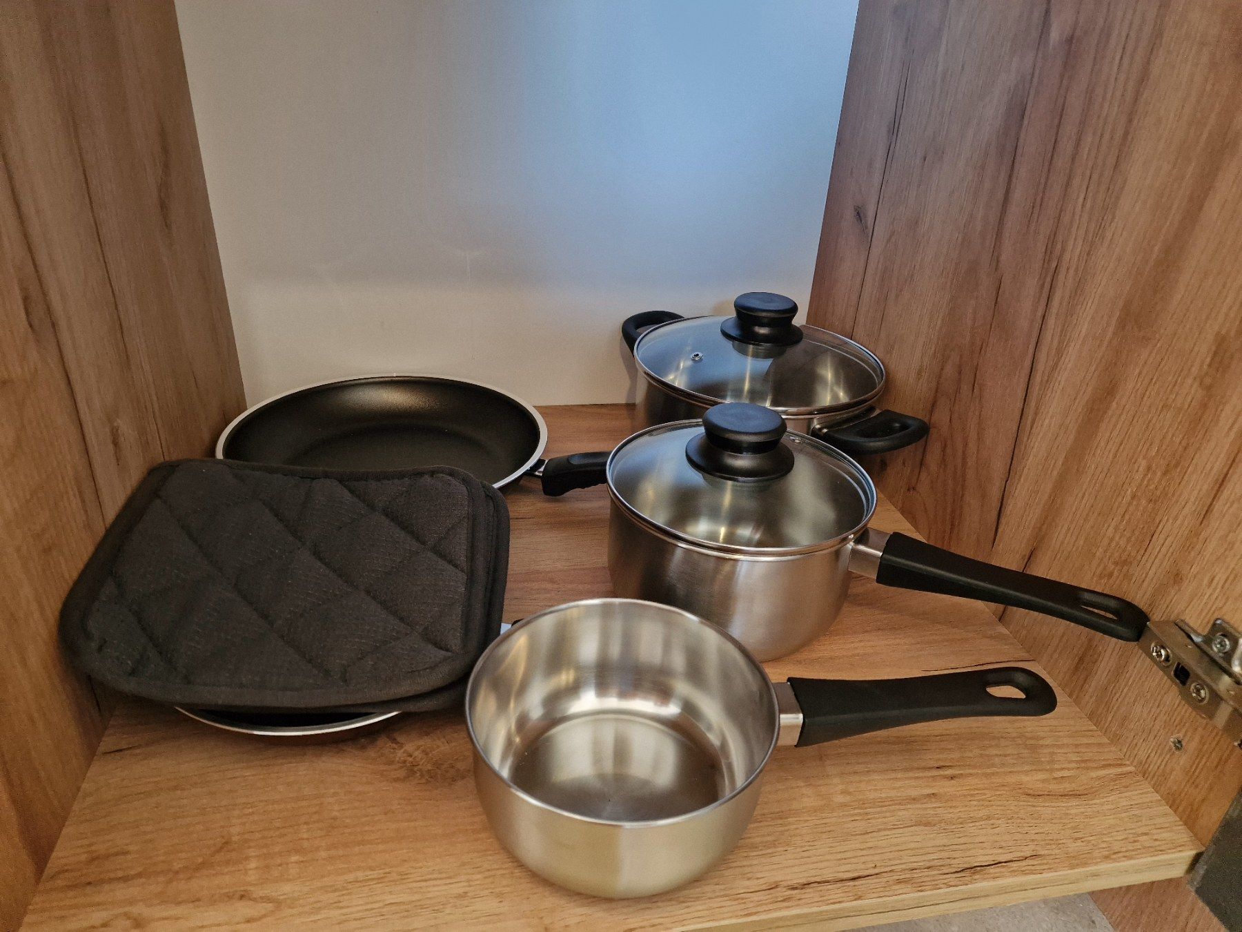 Moderno opremljen studio apartman 32m2 sa pogledom na more u Becicima (NA DUZI PERIOD) - Amfora Real Estate