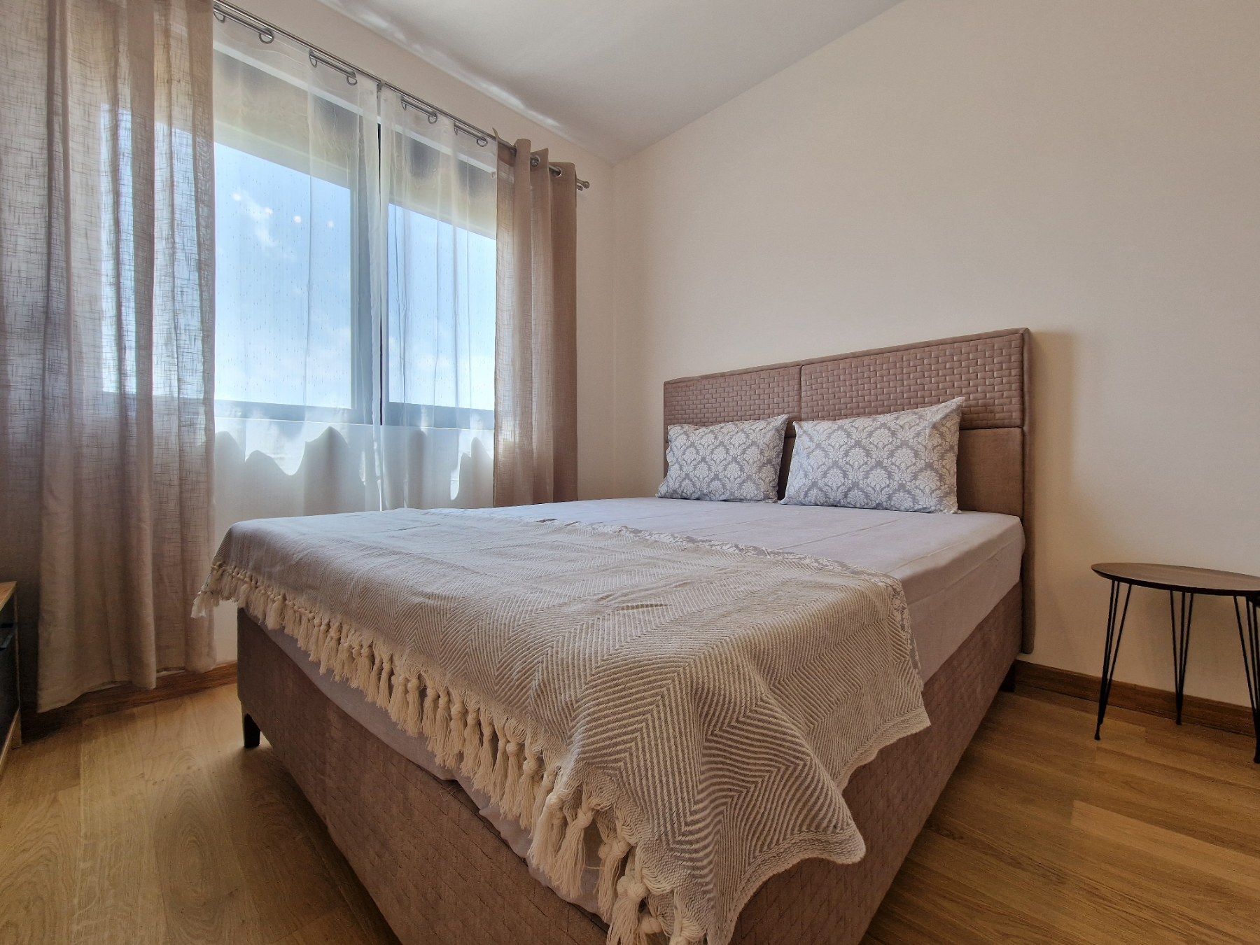 Moderno opremljen studio apartman 32m2 sa pogledom na more u Becicima (NA DUZI PERIOD) - Amfora Real Estate