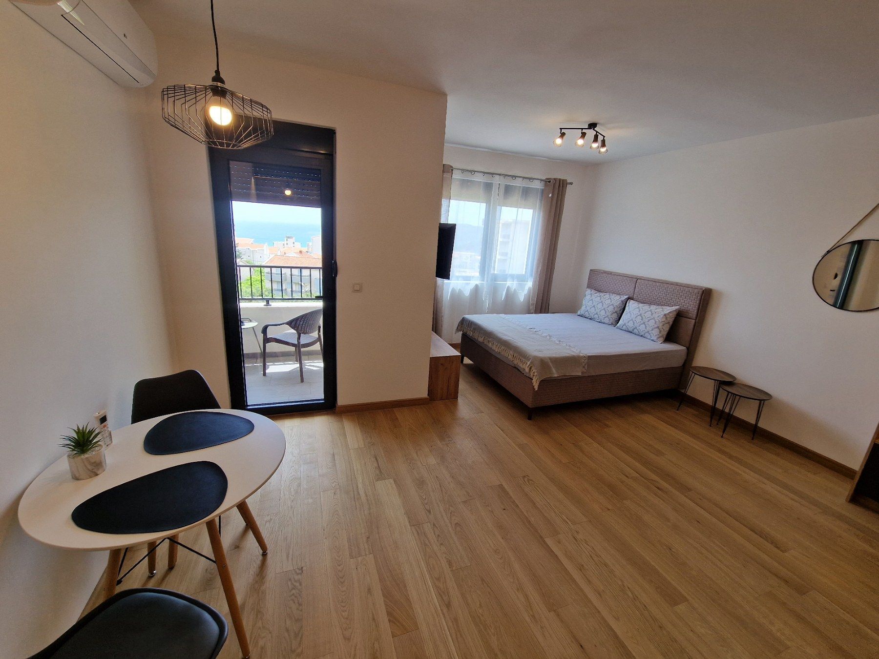 Moderno opremljen studio apartman 32m2 sa pogledom na more u Becicima (NA DUZI PERIOD) - Amfora Real Estate