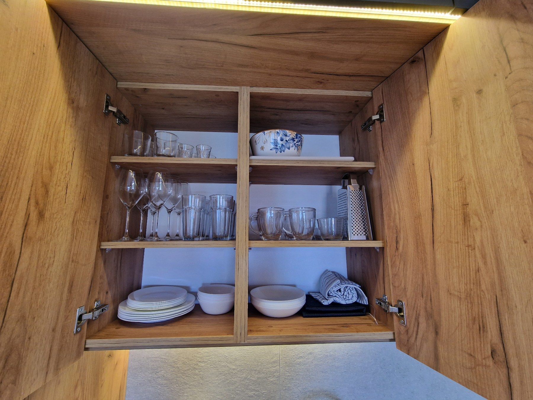 Moderno opremljen studio apartman 32m2 sa pogledom na more u Becicima (NA DUZI PERIOD) - Amfora Real Estate